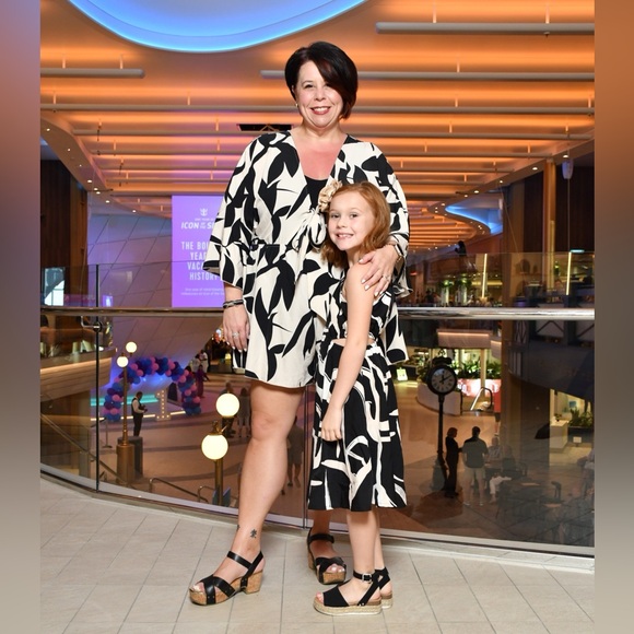 Hi I'm MelJoy....I love to shop and treasure hunt...so you don't have to! - Picture 5 of 11